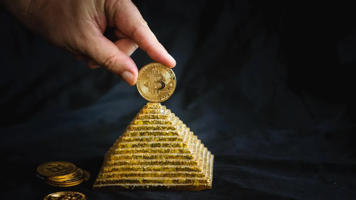 bitcoin pyramide